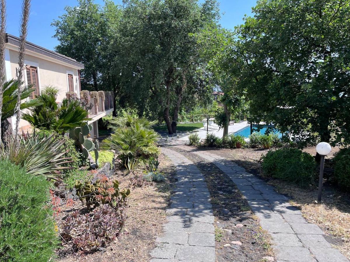 Villa Etna Tra Le Querce Santa Venerina Exterior foto