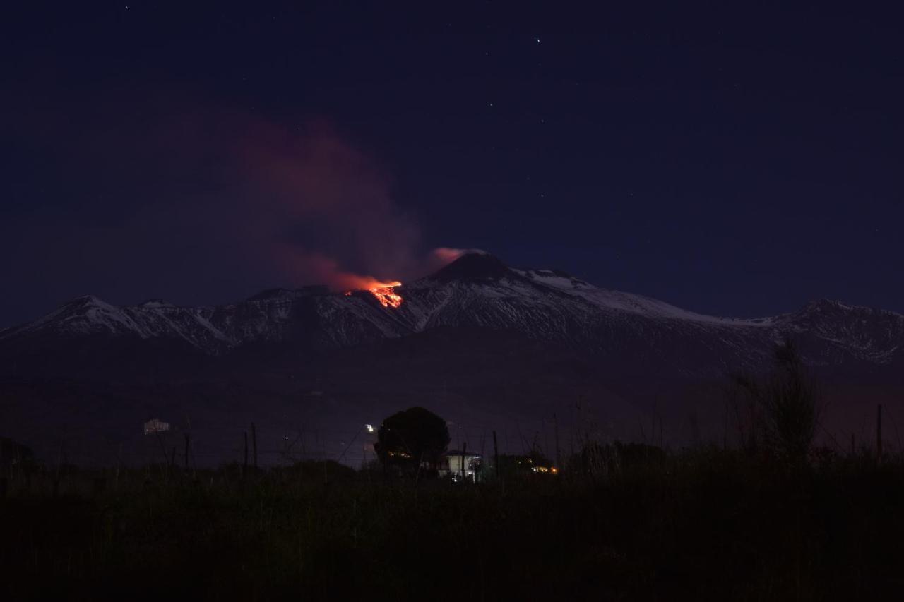 Villa Etna Tra Le Querce Santa Venerina Exterior foto
